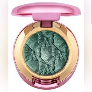 NEW MAC Sparkler Eyeshadow in Mistle-Bow